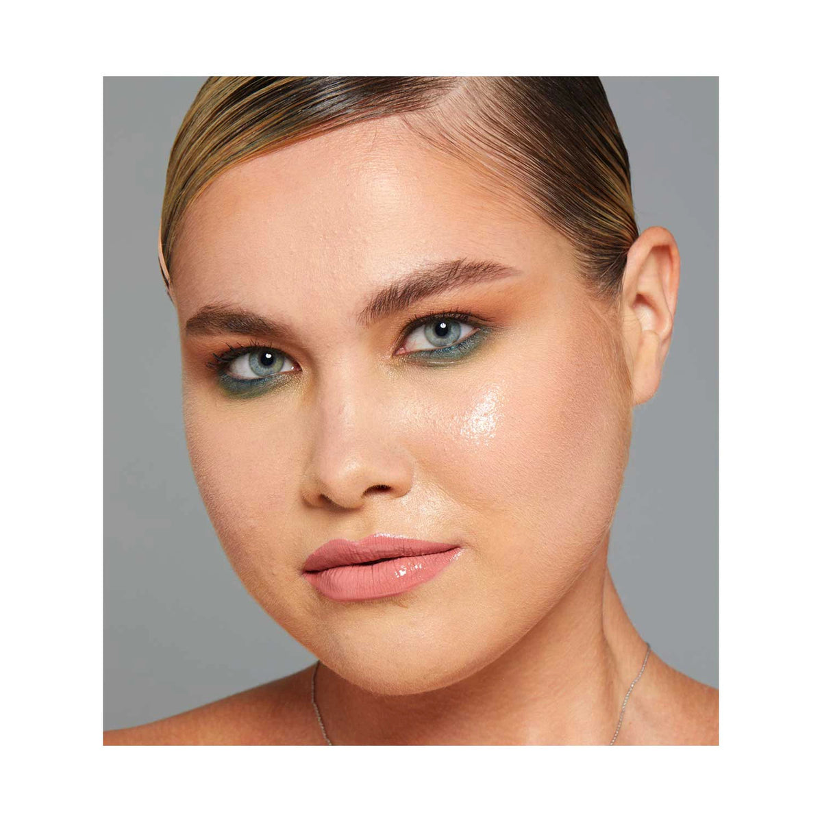 NYX Professional Makeup Setting Spray, Dewy Finish Setting Spray, Up to 8 Hour Wear, - 60 ml