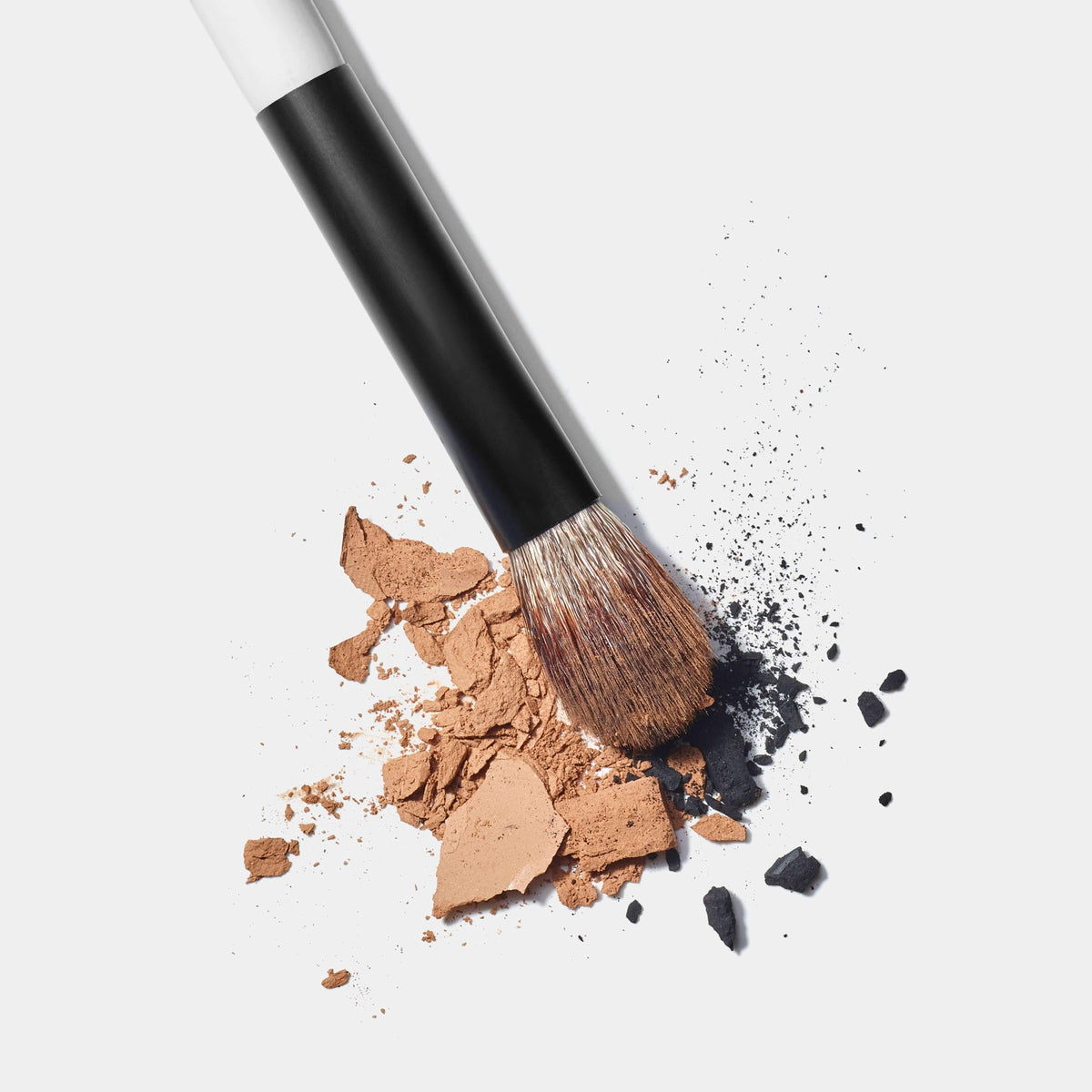 MAKEUP BY MARIO E3 All-Over Tapered Eyeshadow Brush
