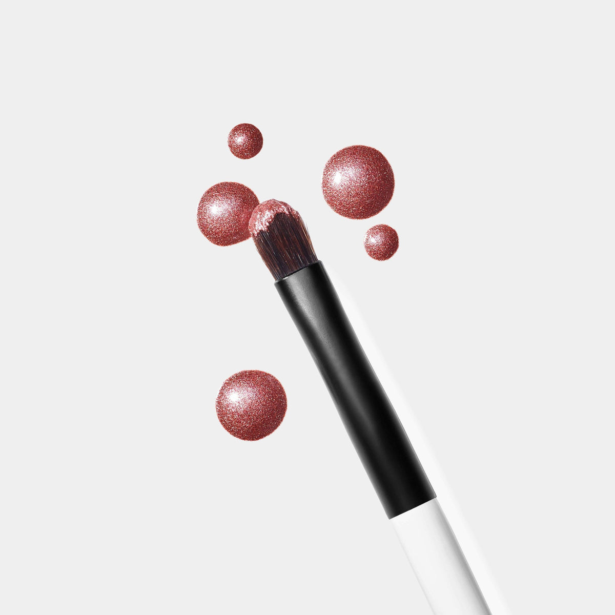 MAKEUP BY MARIO E5 Precision Eyeshadow Brush
