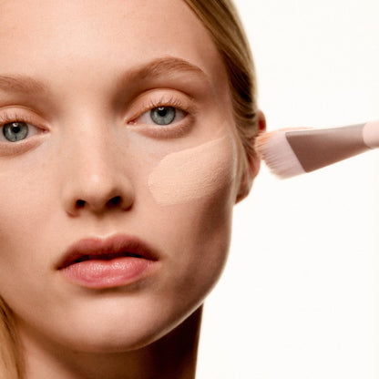 kylie-cosmetics Skin Tint Brush 03