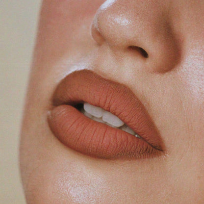 kylie-cosmetics Plumping Powder Matte Lip