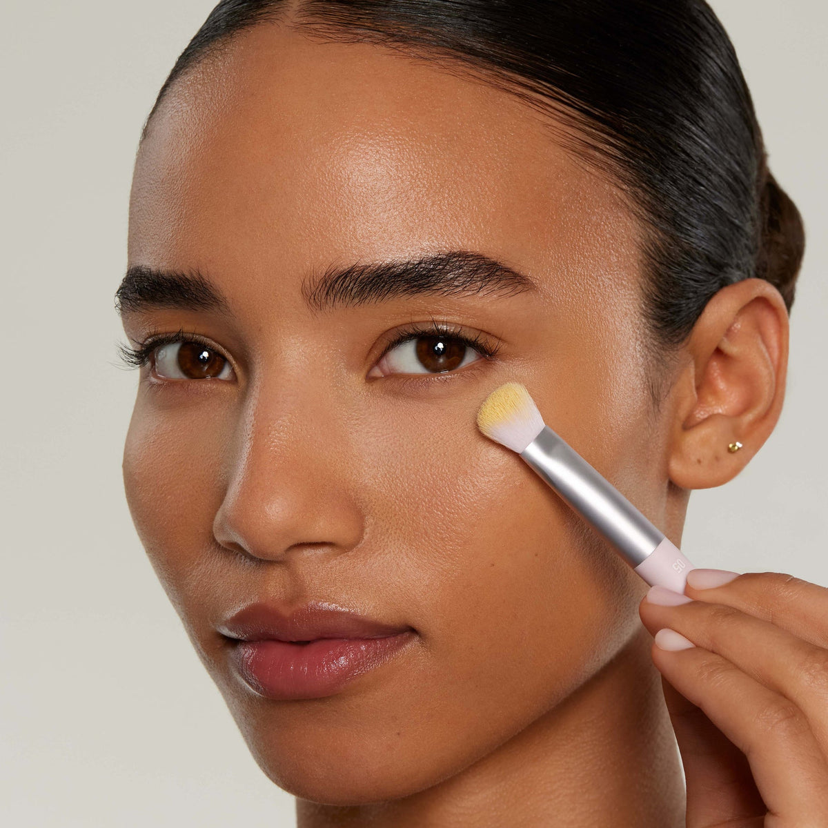kylie-cosmetics Precise Sculpting Complexion Brush 05