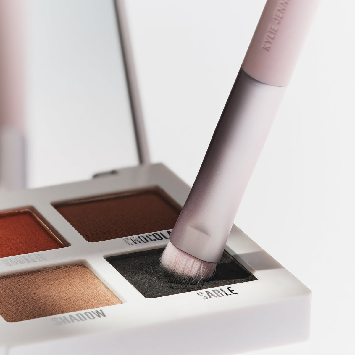kylie-cosmetics Eyeshadow Shader Brush 06