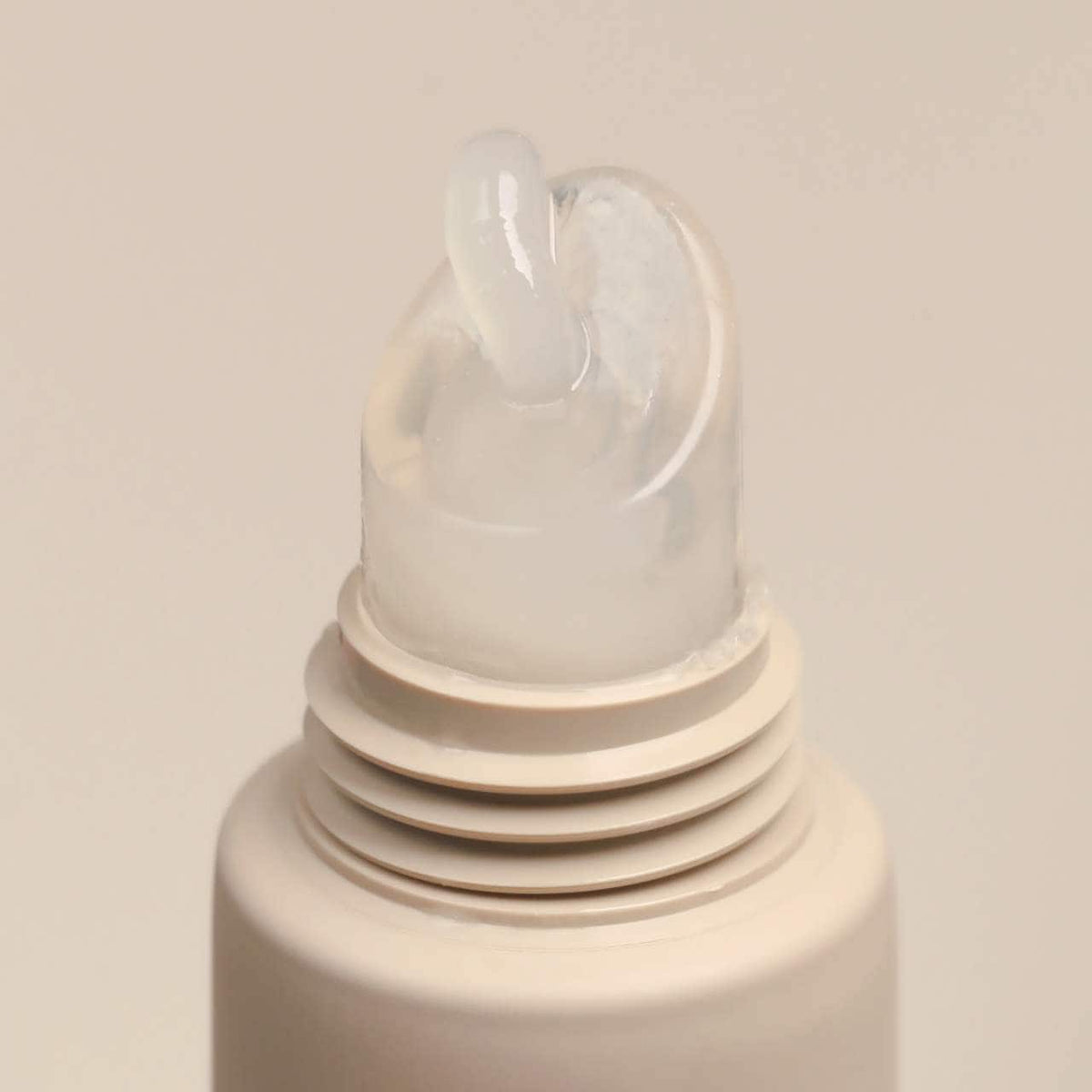 Summer Fridays Lip Butter Balm Treatment for Hydration + Nourishing Shine - Vanilla - sheer clear