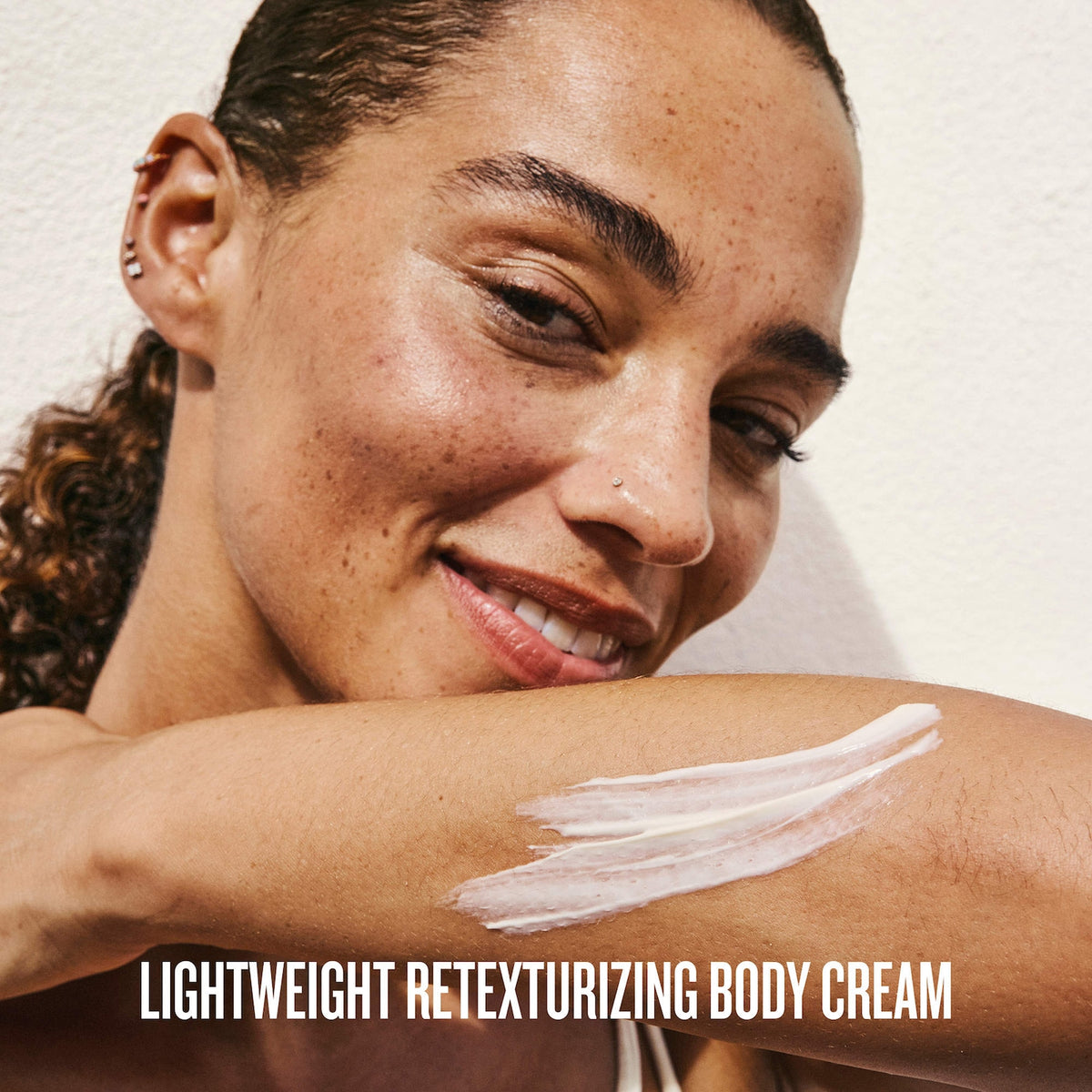 Sol de Janeiro Bom Dia Bright™ Visibly Brightening and Smoothing Body Cream with Vitamin C - 240 ml