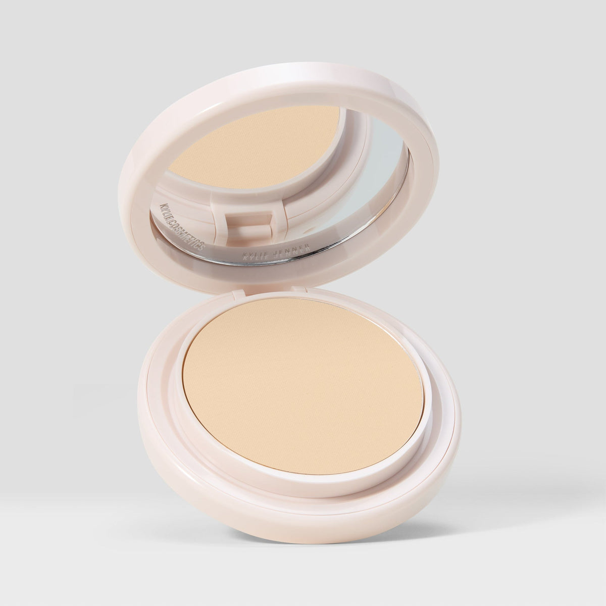kylie-cosmetics Natural Blur Powder Foundation