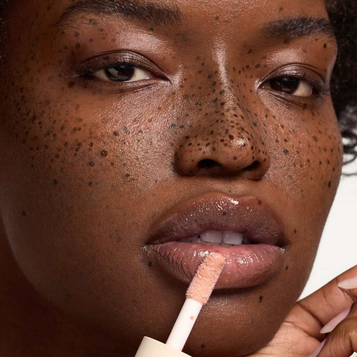Summer Fridays Dream Lip Oil for Moisturizing Sheer Coverage - Bare Sand