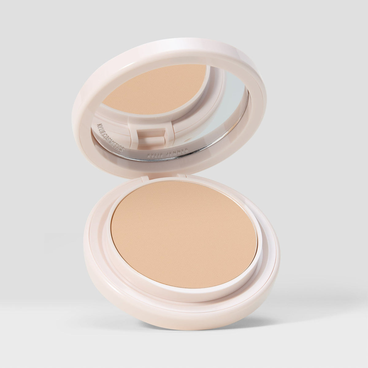 kylie-cosmetics Natural Blur Powder Foundation